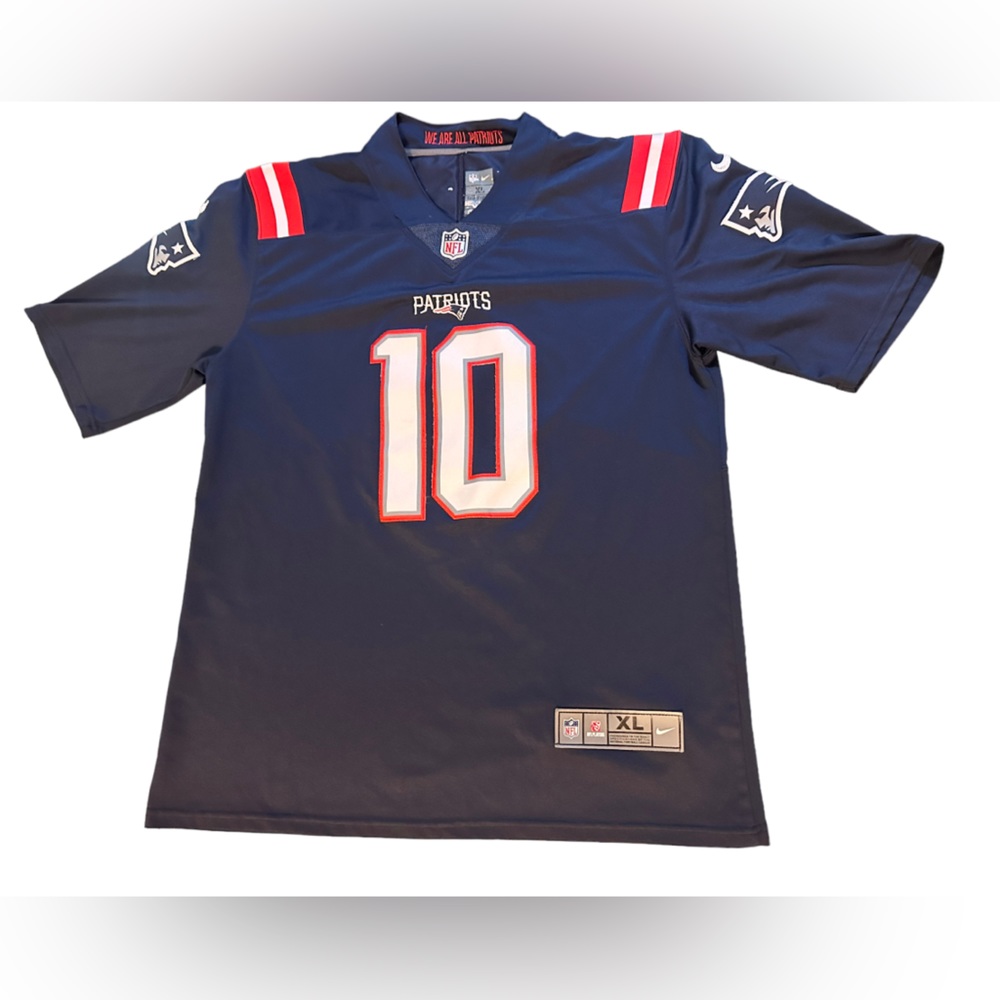 Nike Men’s New England Patriots Mac Jones 10 Jersey Size XL